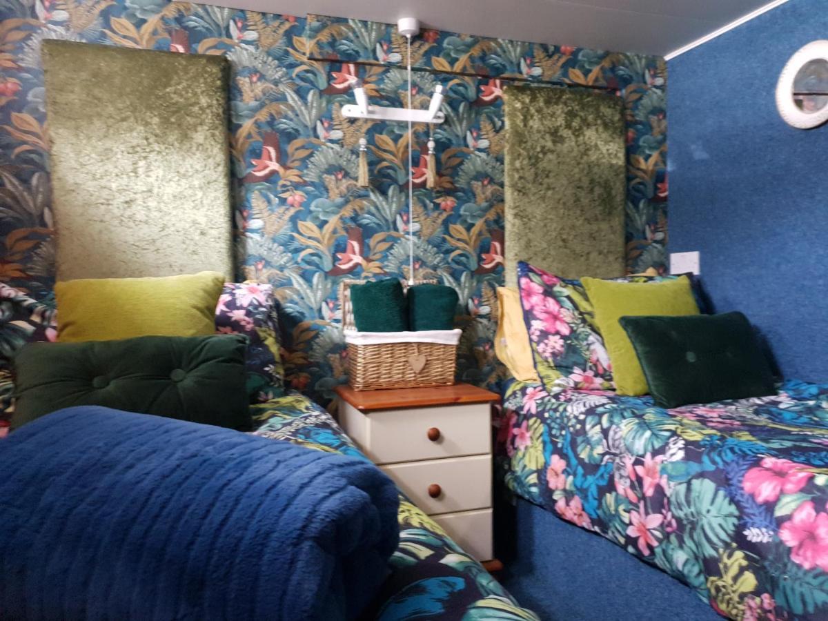 Jasmine Coral Jay Boutique Boatel Ocean Village Gibraltar Buitenkant foto