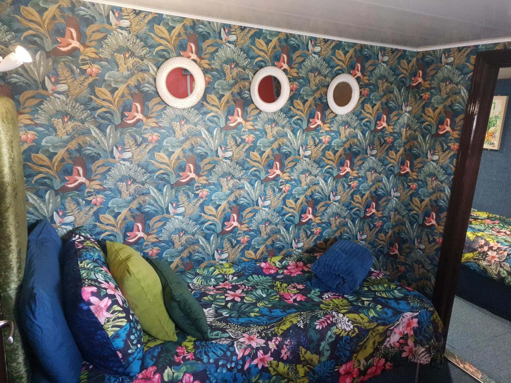 Jasmine Coral Jay Boutique Boatel Ocean Village Gibraltar Kamer foto